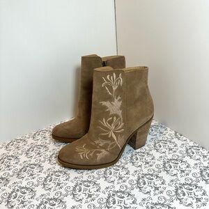Lucky Brand Elenor 2 Brown Suede Booties Size 7